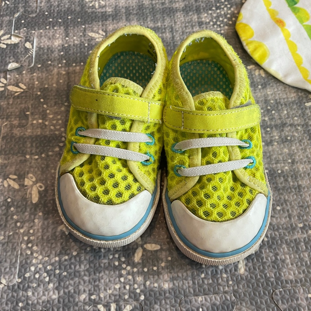 See Kai run water shoes size 8 toddler